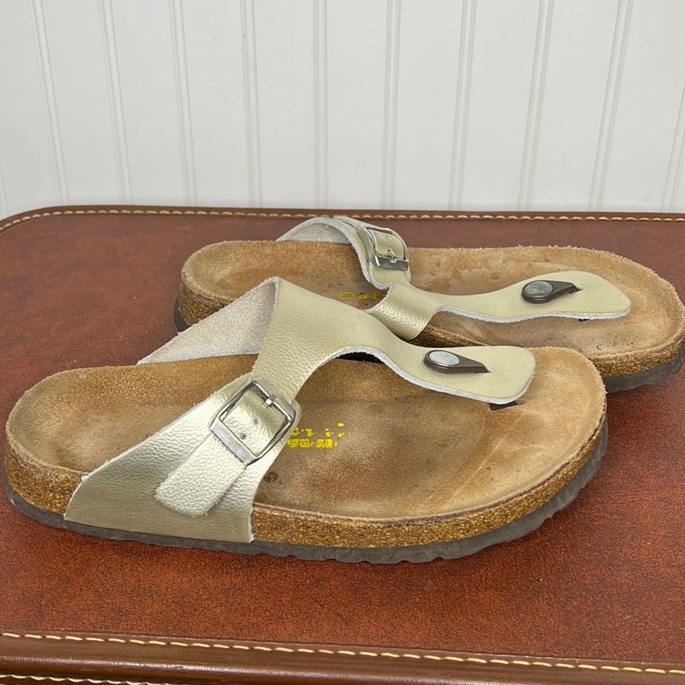 - California Footwear T Bar Sandals Size 6.5/7